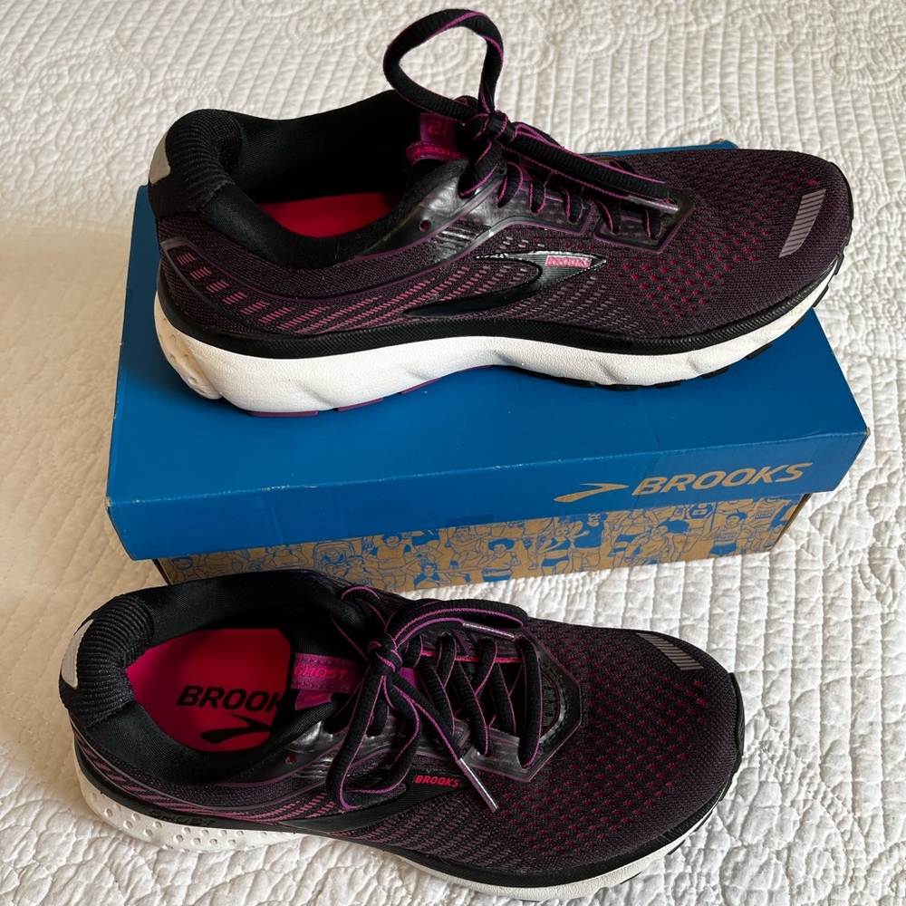 Brooks ghost 12 running shoe